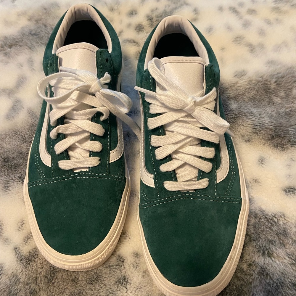 Green suede Vans
